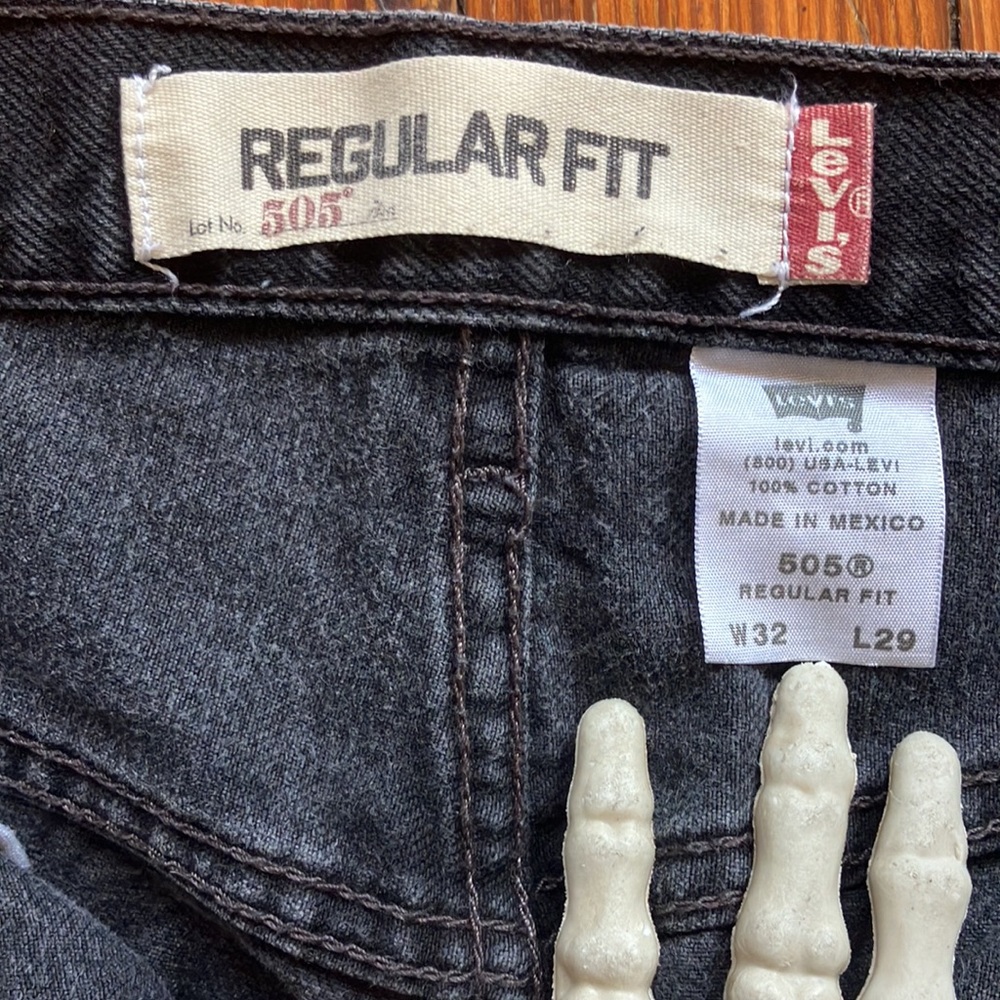 🖤 SOLD 🖤 Y2K Levi's 505 Regular Fit Blank Red Tab Black Jeans ~ Size 32 X 29 - Picture 11 of 11